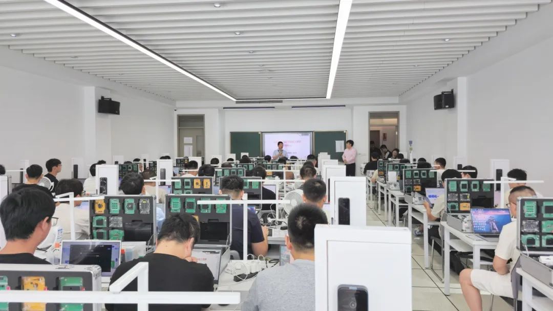 满员啦！XIAOMI MICA 智能物联网数字家庭工程师认证反响热烈！