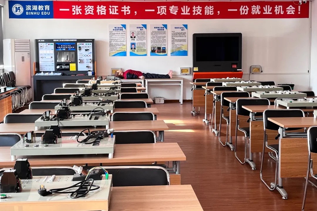 特种作业丨高/低压电工、叉车培训即将开班，早拿证早受益！