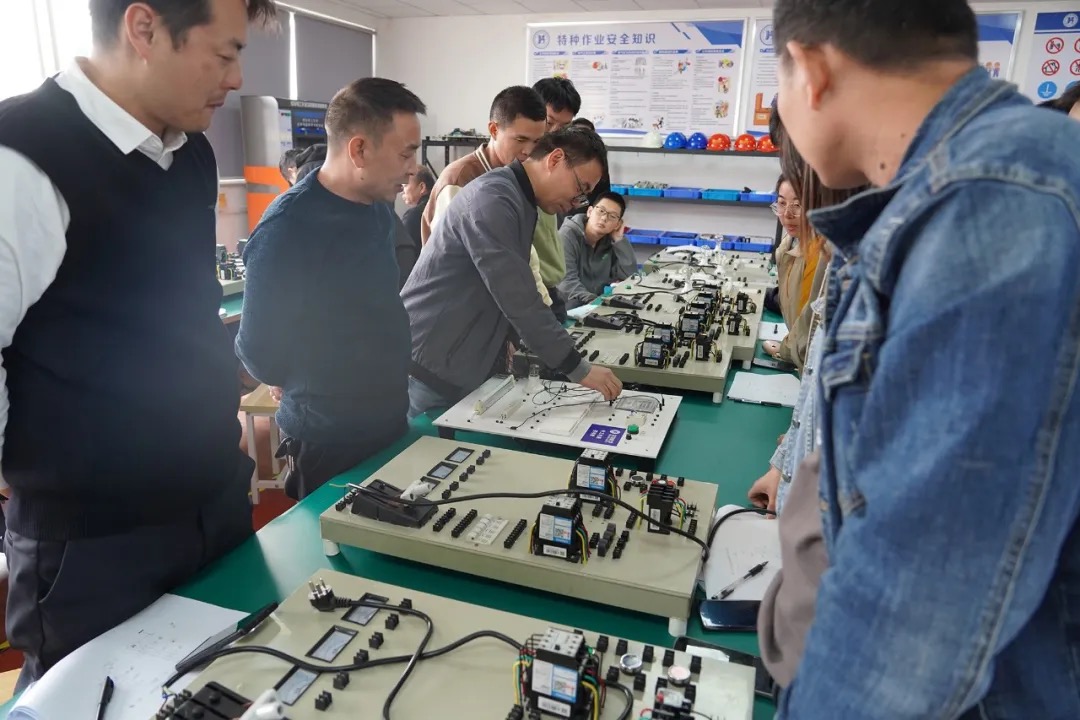 特种作业丨高/低压电工、叉车培训即将开班，早拿证早受益！