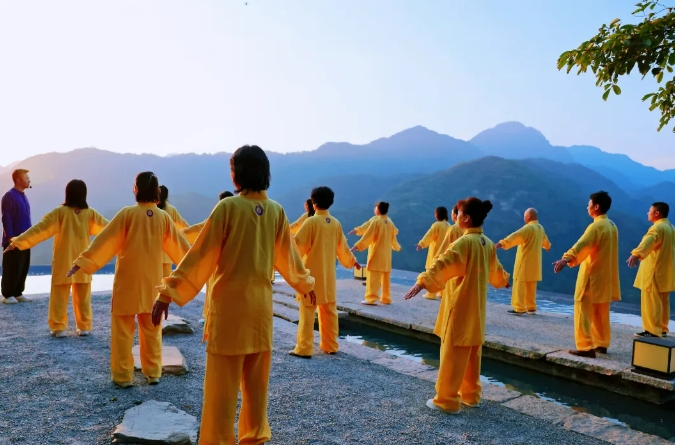 终南山高端秘境实修辟谷营