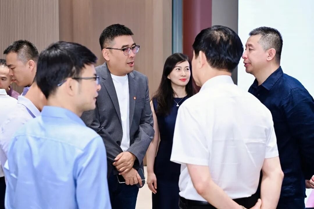 中房商学院科创研习社走进小米:9月17日广州美林天地体验店标杆研学
