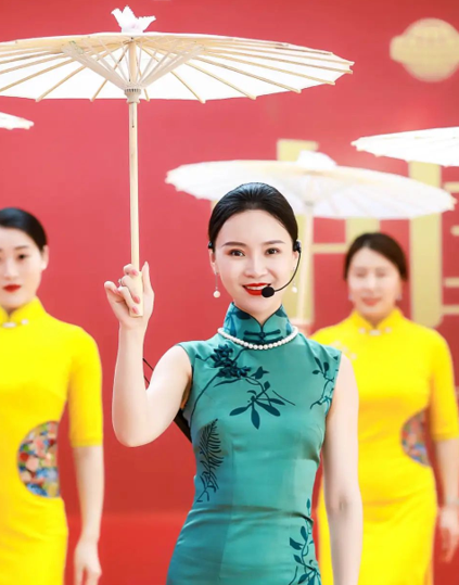 《东方神韵》高级旗袍仪态师双认证班