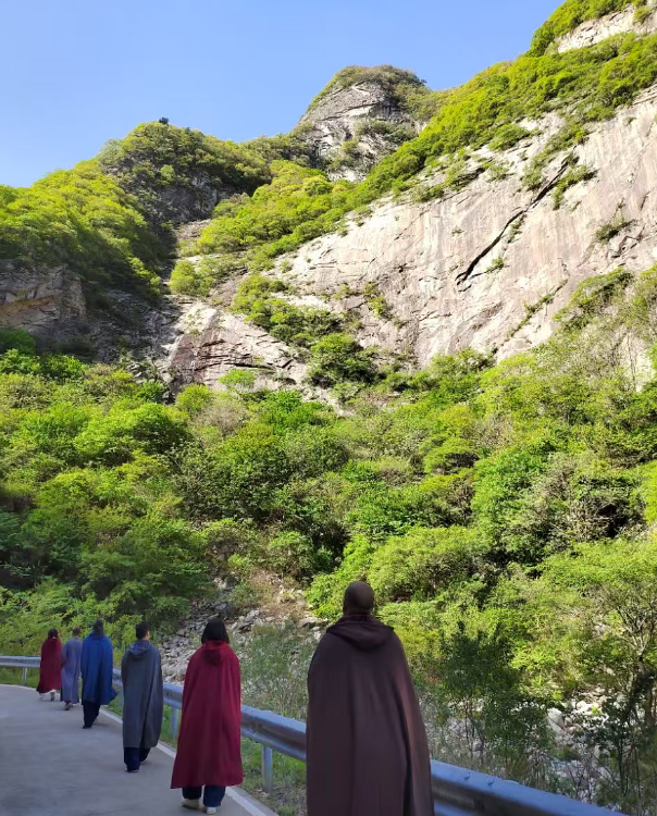西安终南山道场七天清水服气辟谷营
