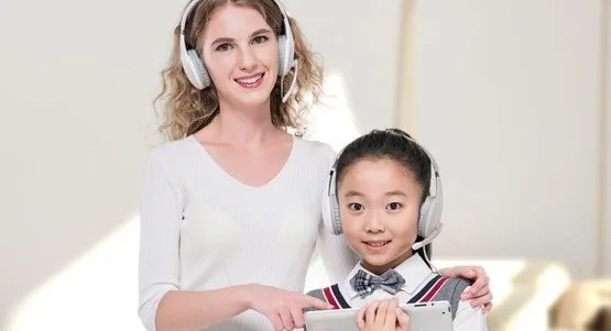 Hellokid在线少儿英语:AI互动课、小班课与外教一对一怎么选