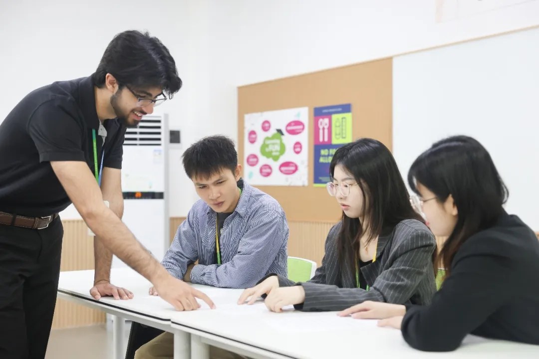 平和英语村职场英语周末班:2026年11月22日开班,纯商务英语课堂与PCR闭环学习