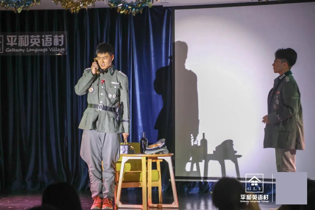 平和英语村珠海成人全日制纯英语课堂:分级课程、每日课表与浸泡式学习体验
