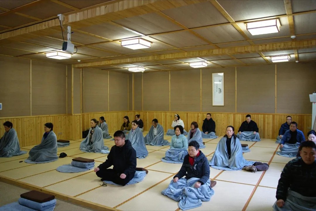武当玄境辟谷营收费说明:7天8980元、14天12980元及住宿、接送、复训条件