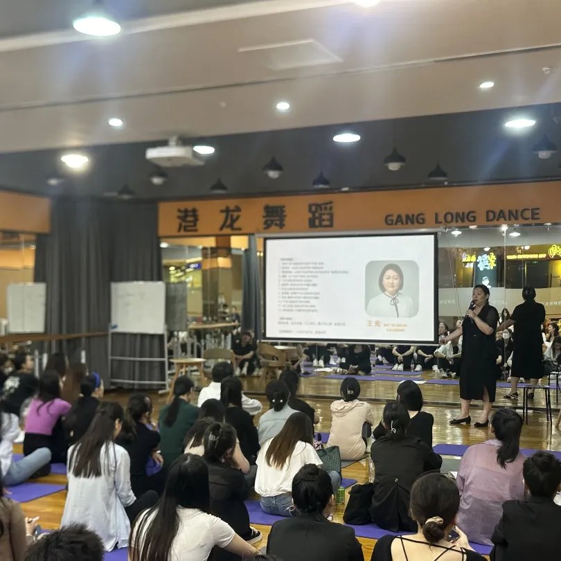 瀚思心理知行计划与青苗计划：从理论、个案实践到督导和平台入驻的两条成长路径
