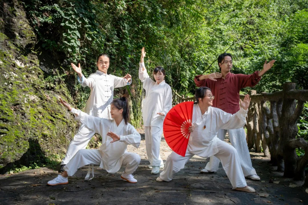 武当玄境辟谷营七天体验叙述：武当山2026年每月1、11、21日开营及费用安排